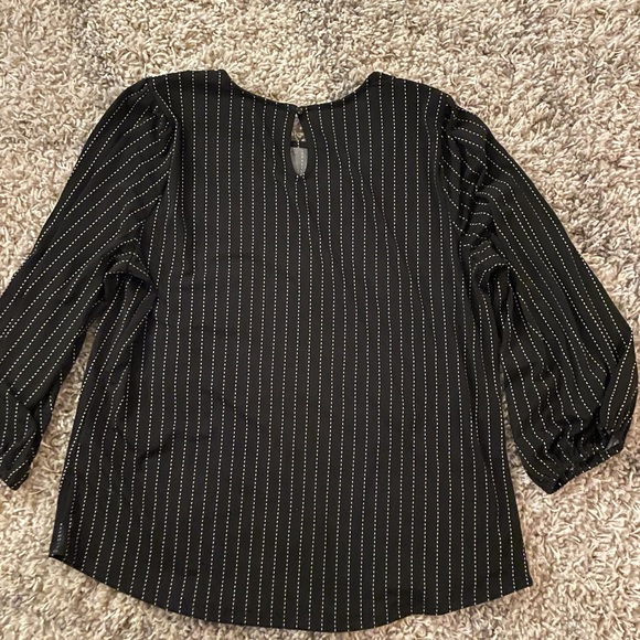 Adrianna Papell Black Pinstripe Blouse Size Large - Picture 5 of 7